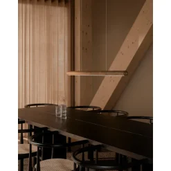 AKENO L115 TRÆ LANGBORDPENDEL