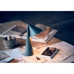 Ami Portable Bordlampe - Sage Green med genopladeligt LED-lys