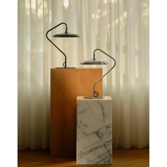 Artist Bordlampe - Rustfrit Stål LED | DFTP / Design For The People