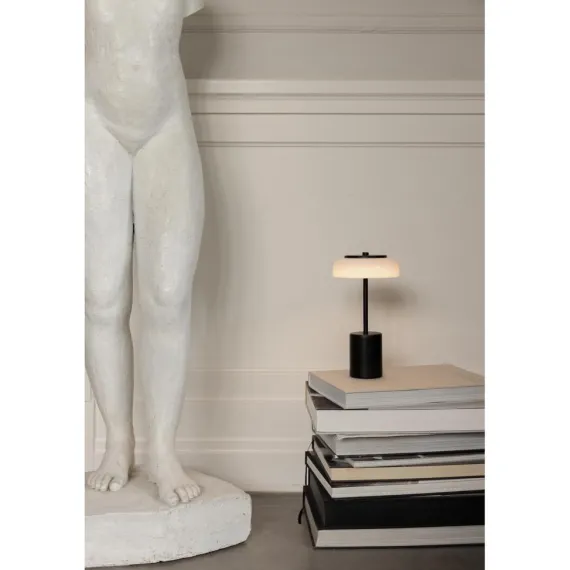 Blossi Mini Portable Bordlampe - Nuura (Sort/Opal, Genopladelig, USB-C)