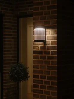 Coupar Solar | Væglampe | Sort