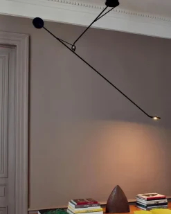 DCW Éditions Aaro loftlampe sort - skulpturel belysning