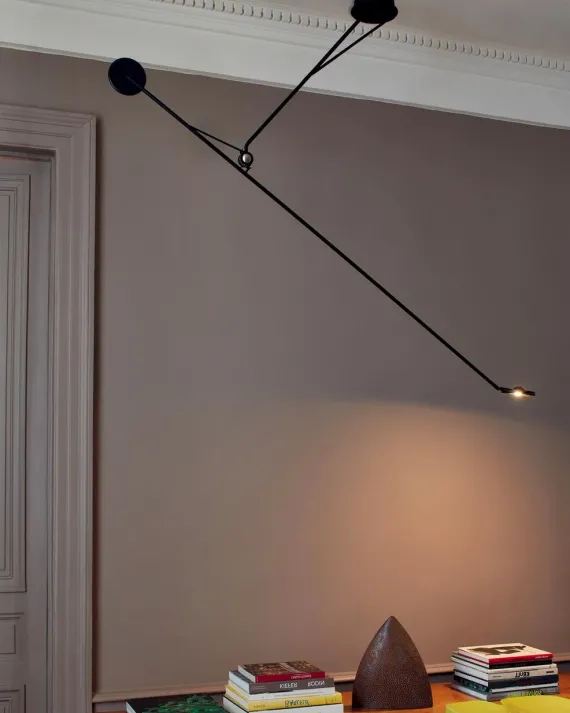 DCW Éditions Aaro loftlampe sort - skulpturel belysning