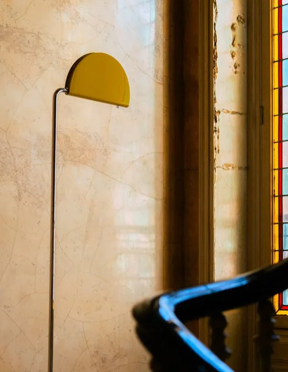 DCWéditions Mezzaluna Gulvlampe - White Marble / Yellow