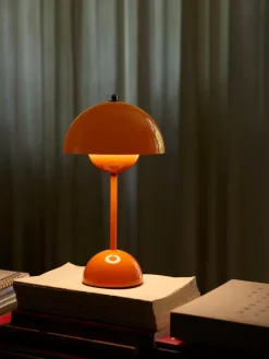 FLOWERPOT VP9 - PORTABLE BORDLAMPE- ZESTY ORANGE