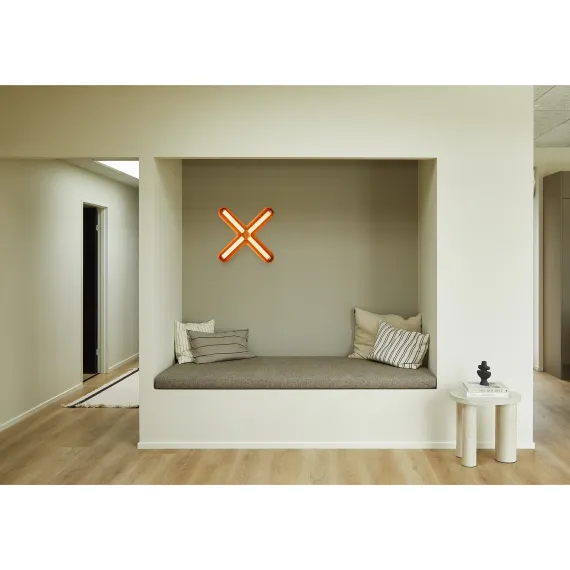 FUZZ LED SORT/ORANGE VÆGLAMPE