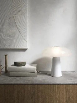 Glossy Bordlampe - Design For The People