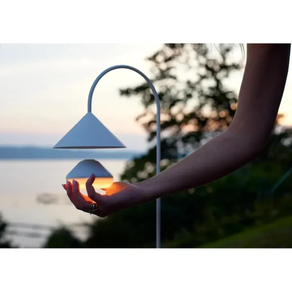 GRASP BORDLAMPE H72 MAT HVID PORTABLE - Frandsen