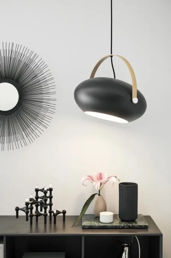HALO DESIGN D.C SORT M/EGETRÆ Ø40 PENDEL