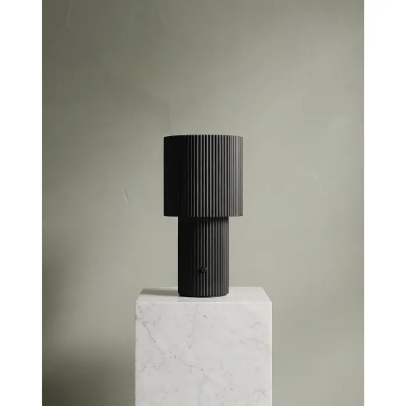 ILUMA - PORTABLE LAMPE - SORT