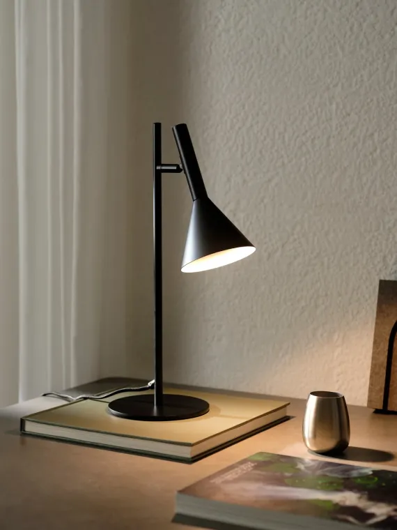 Kelvis | Bordlampe | Sort