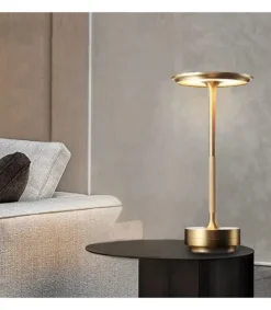 Opladelig LED Bordlampe - Guld, Touch-Dæmpbar, IP54