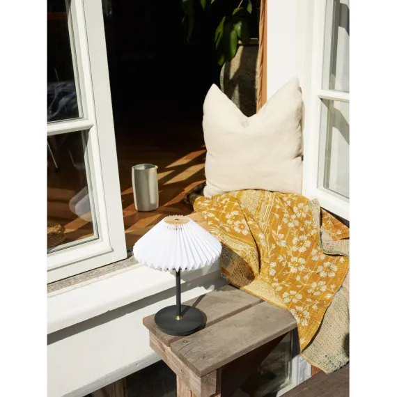PARIS TO GO BORDLAMPE HVID/SORT PORTABLE