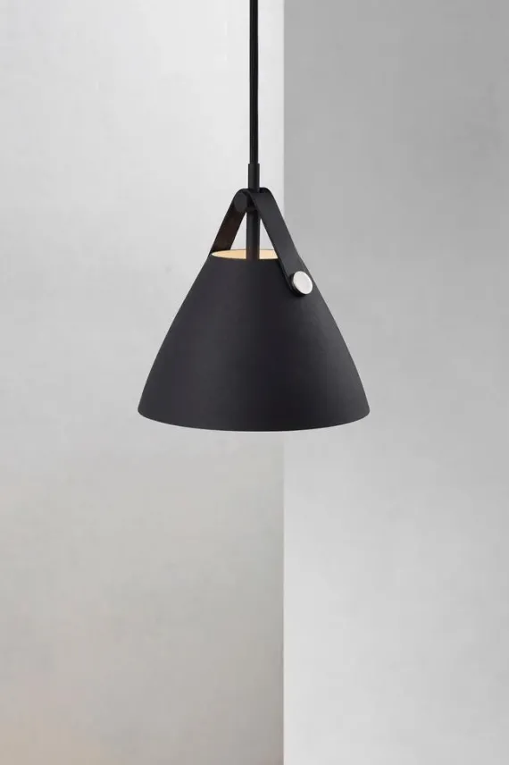 Strap 16 Pendel Sort - Design For The People