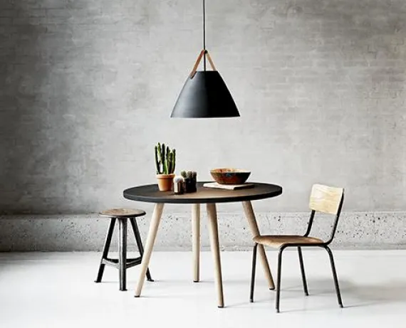 Strap 48 Pendel Sort - Design For The People