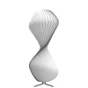 TR32 Gulvlampe Ø40 - Elegant organisk design i hvid polykarbonat fra Tom Rossau